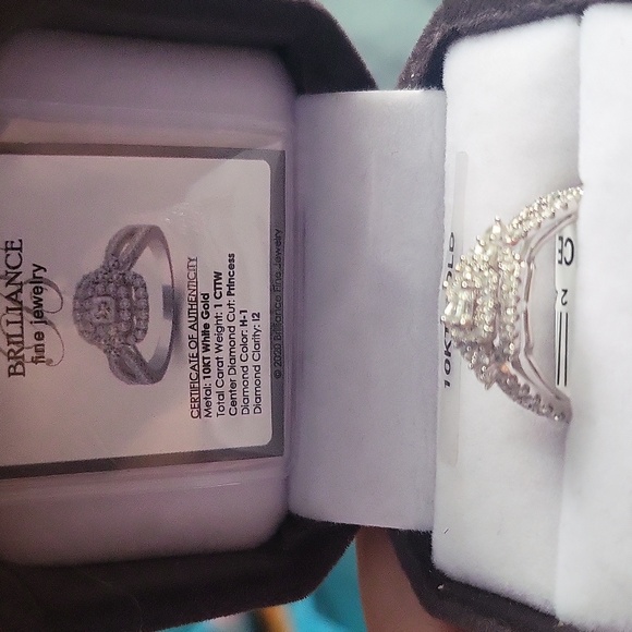 10kt white Gold Diamond ring - Picture 2 of 6